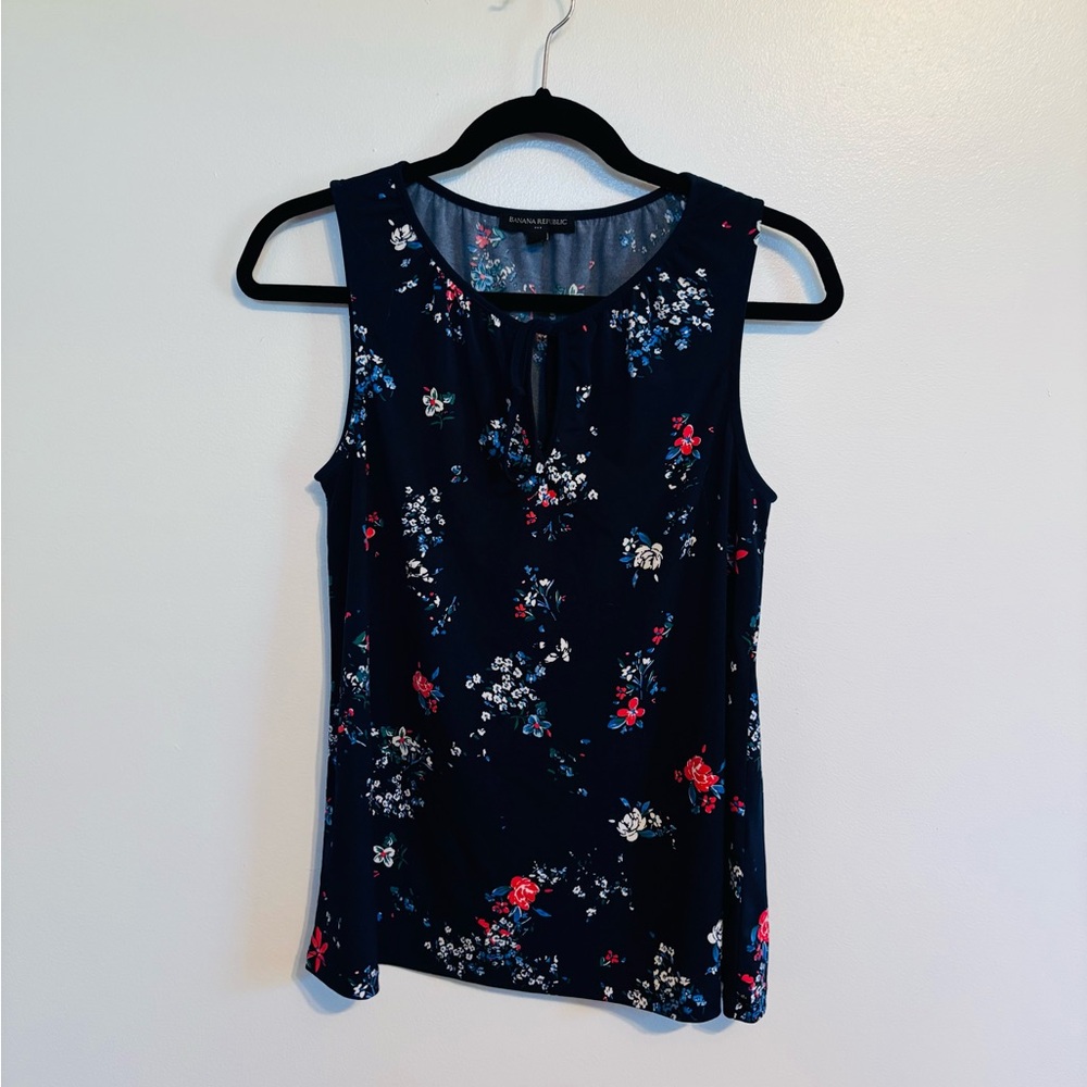 Banana Republic blue floral tank top blouse size xs